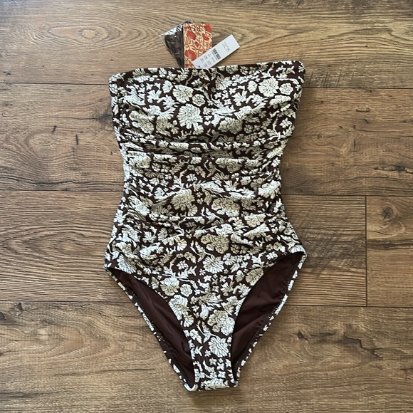 Ruched bandeau one-piece swimsuit in floral - Picture 4 of 6